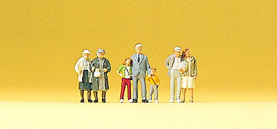 Shopping promenade<br /><a href='images/pictures/Preiser/75011.jpg' target='_blank'>Full size image</a>